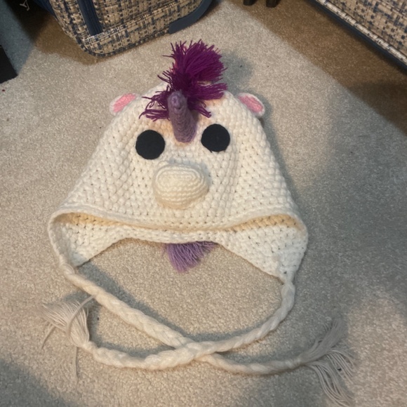 Yarn Unicorn Hat - Picture 2 of 3